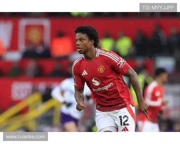 一日英超动向：曼联利物浦难兄难弟，阿森纳领跑态势不可阻挡